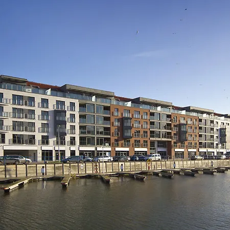 Waterlane Apartament *