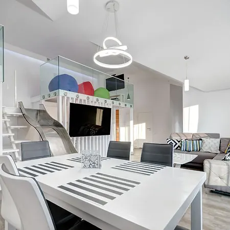 Waterlane Apartament Apartment